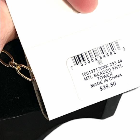 Eye Catching Crystal Multicolor Necklace - Picture 4 of 4